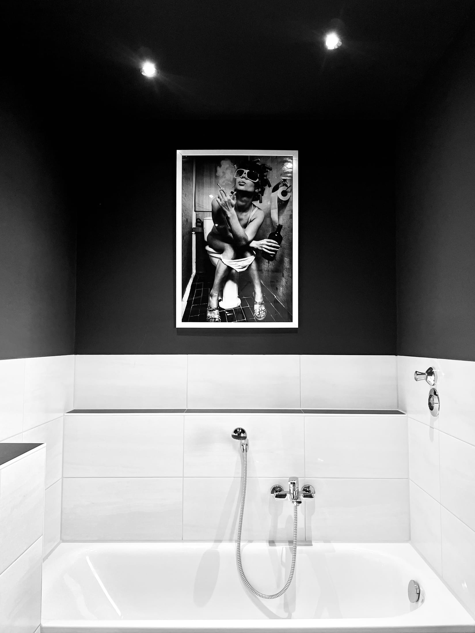 Bad, mit Badewanne – Design-Apartment in der Sternkopf-Engel-Villa (Bild 4 von 4)