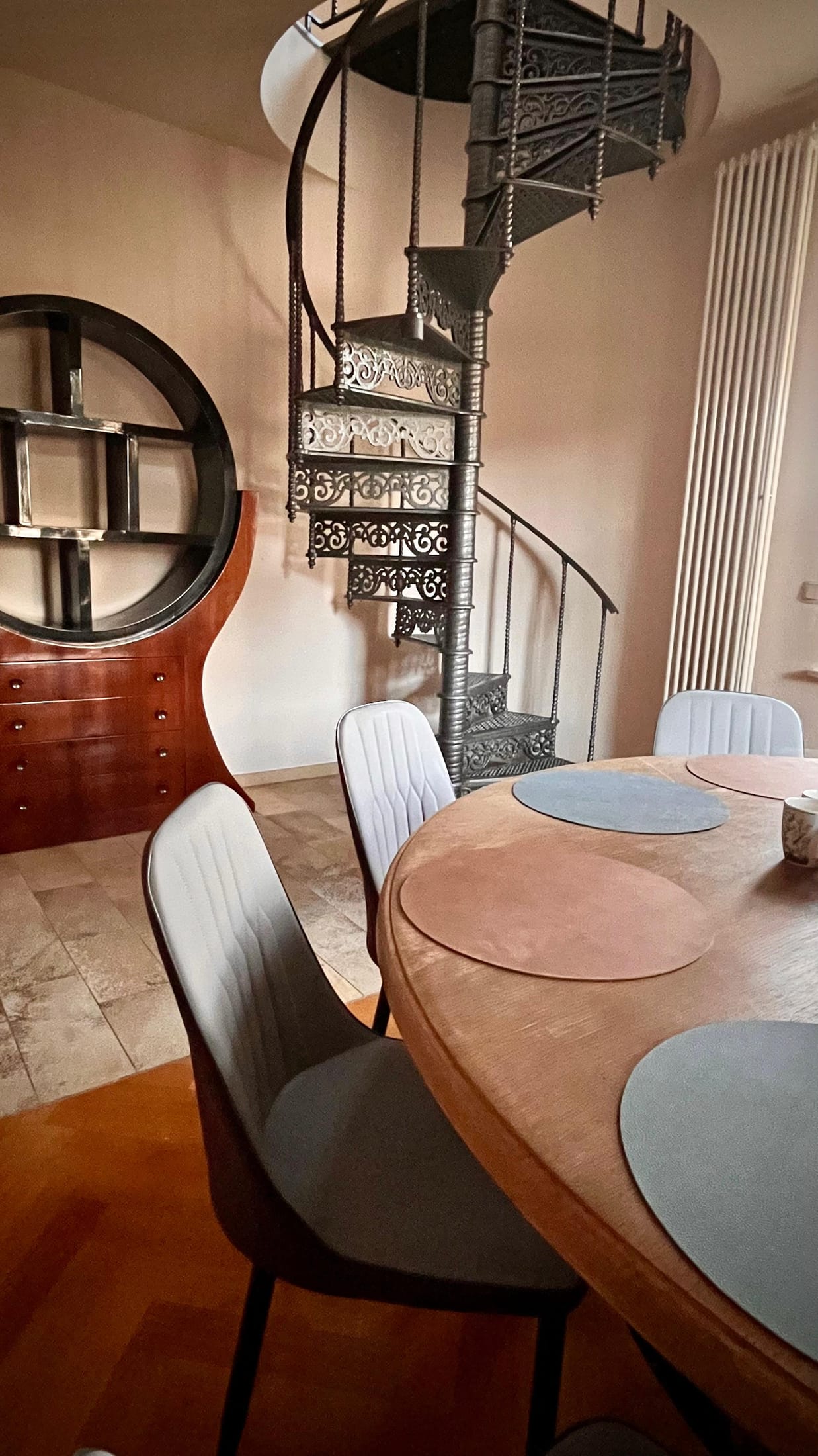 Flur & Esszimmer – Design-Apartment in der Sternkopf-Engel-Villa (Bild 2 von 6)