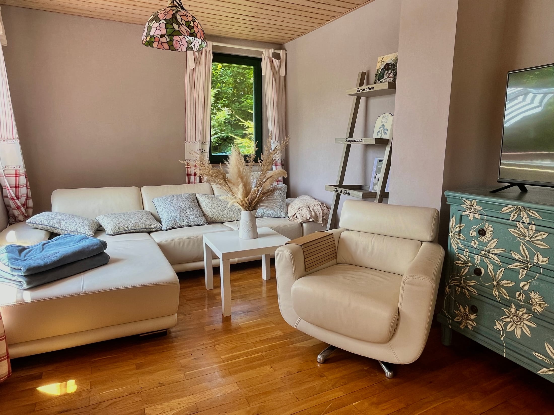 Wohnzimmer – Waldhaus im Erzgebirge (Bild 2 von 7)